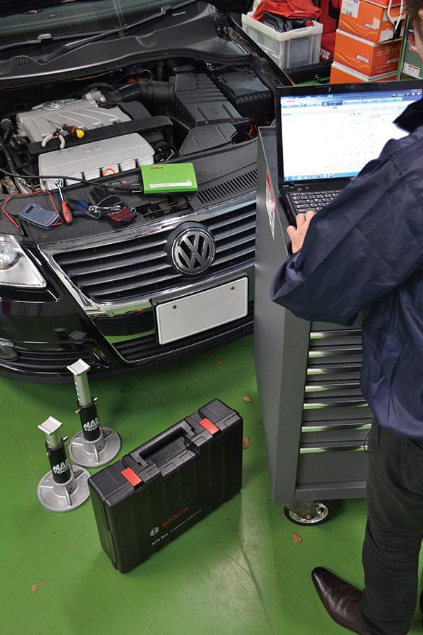 BOSCH製 車両診断機